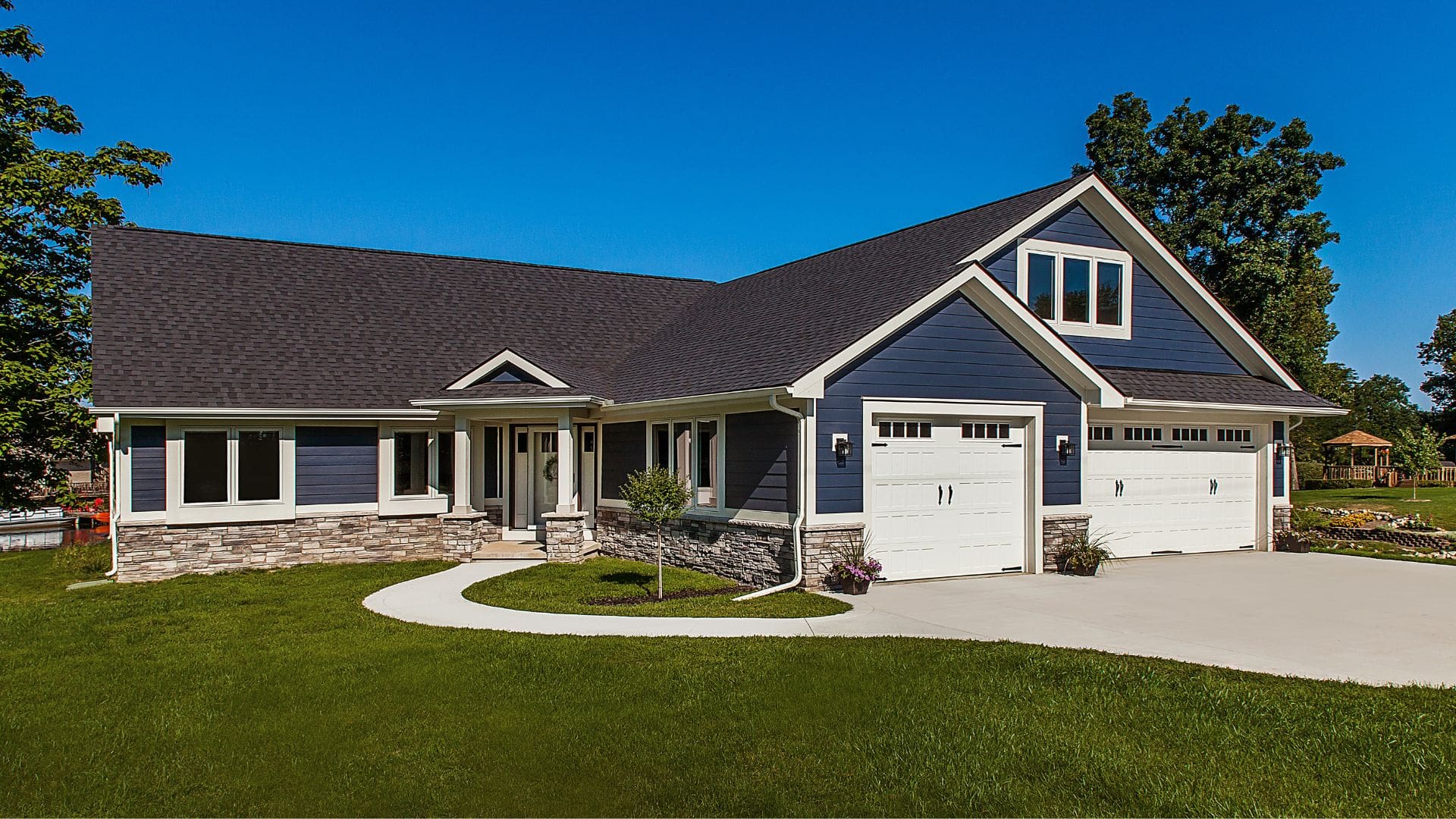 Lakefront Exterior Cover – MJ Whelan Construction