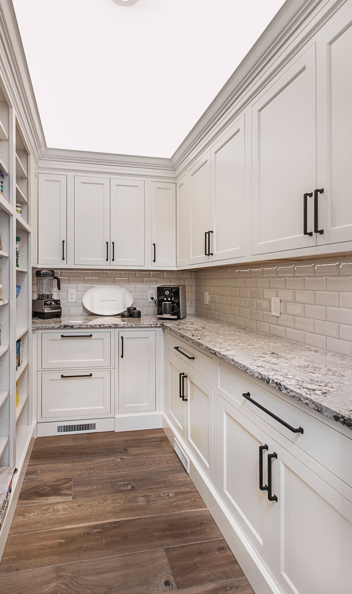MJ Whelan – Captivating Corner Home-24