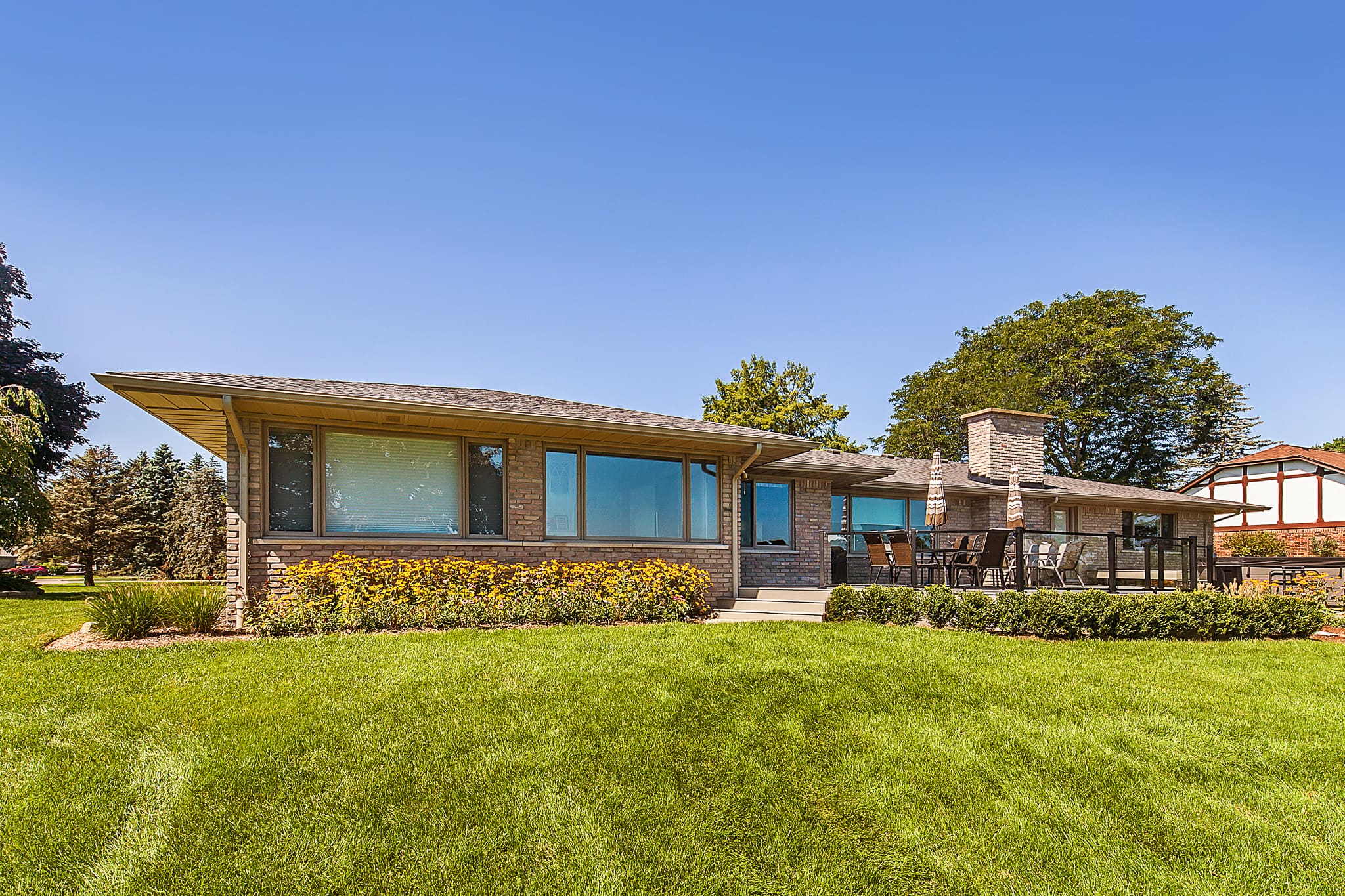 MJ Whelan – Craftsman Lake Retreat Gallery-10