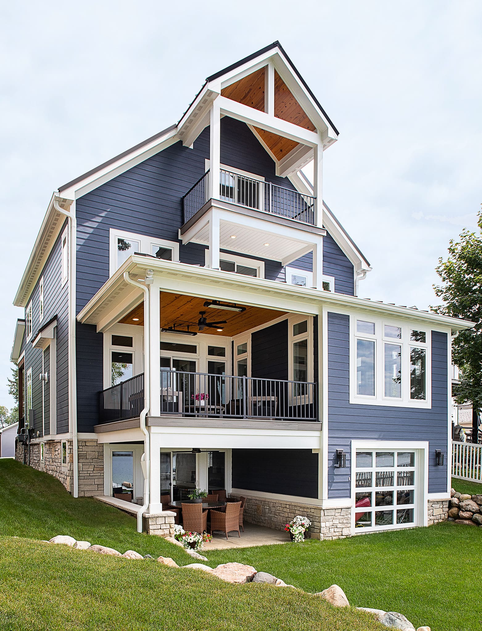MJ Whelan – Lakeview Loft-02