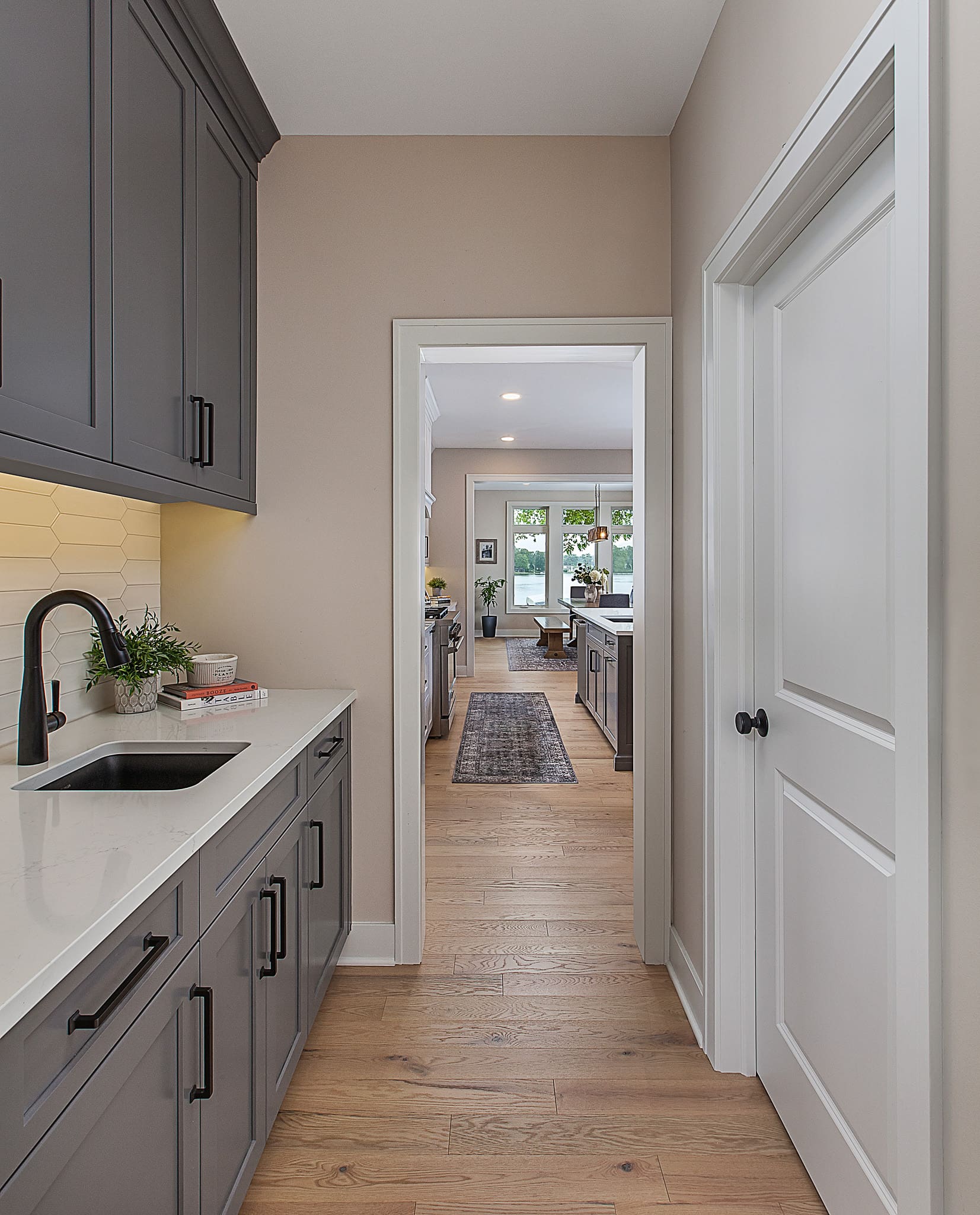 MJ Whelan – Lakeview Loft-11